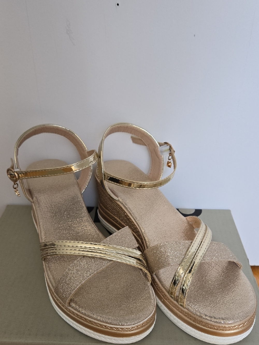 Lightweight 3in Gold Sparkly Wedge Heel - Never Worn